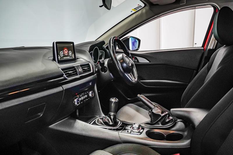 2014 Mazda Axela / 3 Sport