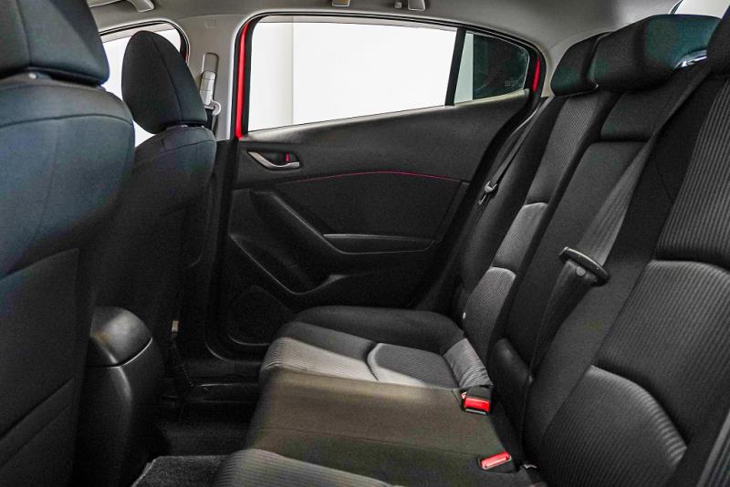 2014 Mazda Axela / 3 Sport