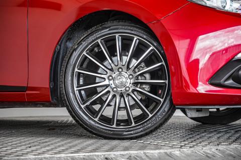 2014 Mazda Axela / 3 Sport - Thumbnail