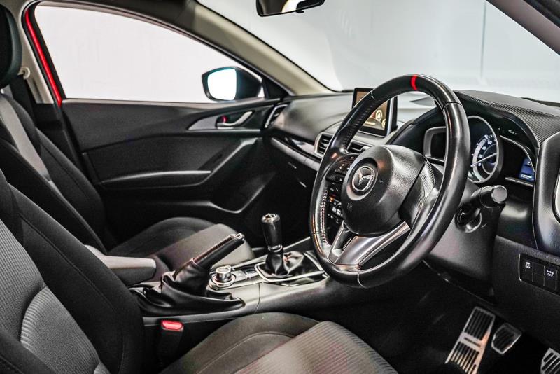 2014 Mazda Axela / 3 Sport