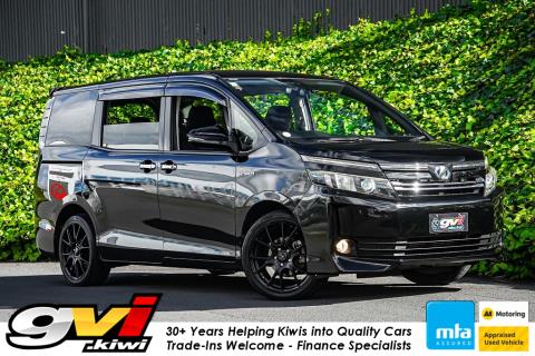 2014 Toyota Voxy Hybrid / Noah V