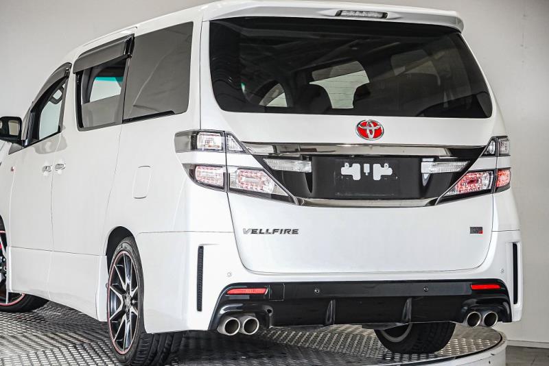 2013 Toyota Vellfire Gs / Alphard
