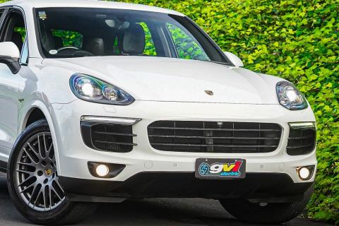 2018 Porsche Cayenne S E-Hybrid - Thumbnail