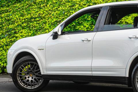 2018 Porsche Cayenne S E-Hybrid - Thumbnail