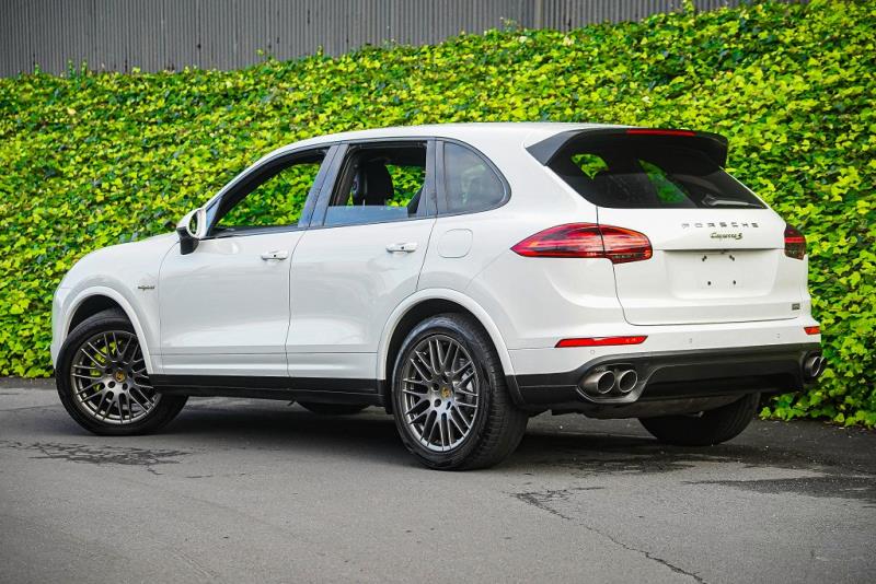 2018 Porsche Cayenne S E-Hybrid