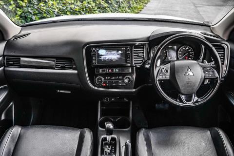 2015 Mitsubishi Outlander 4WD 24G - Thumbnail