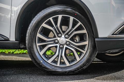 2015 Mitsubishi Outlander 4WD 24G - Thumbnail