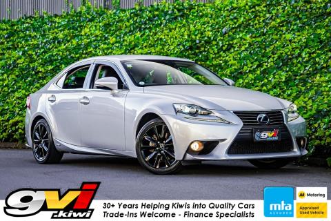 2013 Lexus IS 300h