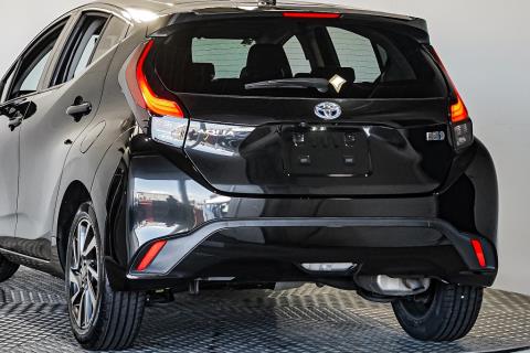 2022 Toyota Aqua Z Yaris Hybrid - Thumbnail