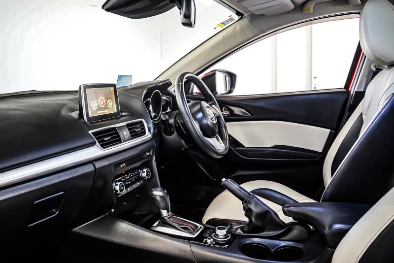 2015 Mazda Axela 20S / 3 Ltd