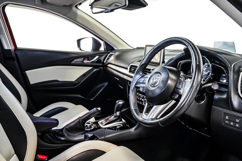 2015 Mazda Axela 20S / 3 Ltd