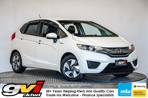 2014 Honda Fit Hybrid L / Jazz