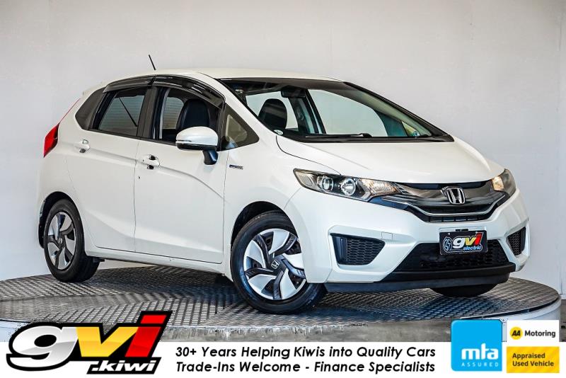 2014 Honda Fit Hybrid L / Jazz