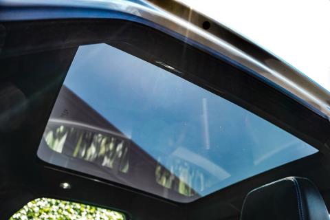 2019 Jaguar E-Pace 4WD R-Dynamic S - Thumbnail