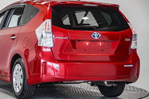 2012 Toyota Prius Alpha S - Thumbnail