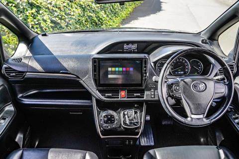 2016 Toyota Esquire Gi / Noah / Voxy - Thumbnail