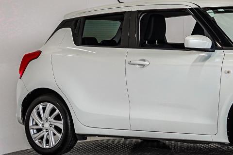 2022 Suzuki Swift Hybrid Limited - Thumbnail