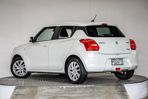 2022 Suzuki Swift Hybrid Limited - Thumbnail