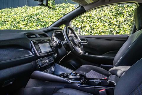 2018 Nissan Leaf 40G 87% SOH - Thumbnail
