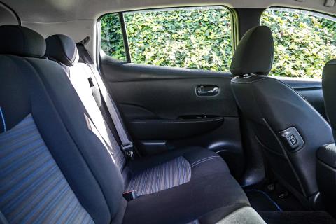 2018 Nissan Leaf 40G 87% SOH - Thumbnail
