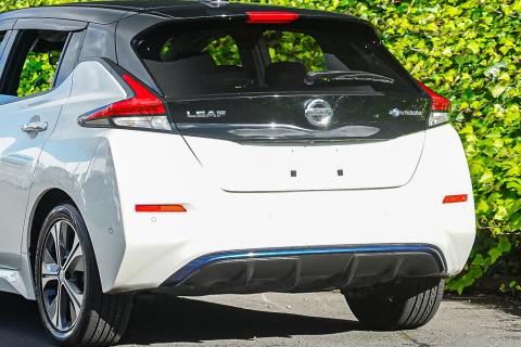 2018 Nissan Leaf 40G 87% SOH - Thumbnail