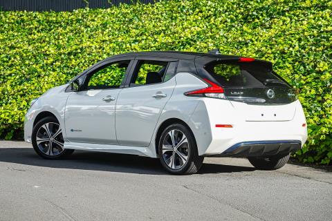 2018 Nissan Leaf 40G 87% SOH - Thumbnail