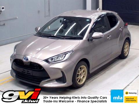 2020 Toyota Yaris Hybrid Z - Thumbnail