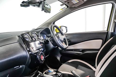 2017 Nissan Note E-Power X - Thumbnail