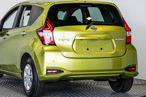 2017 Nissan Note E-Power X - Thumbnail