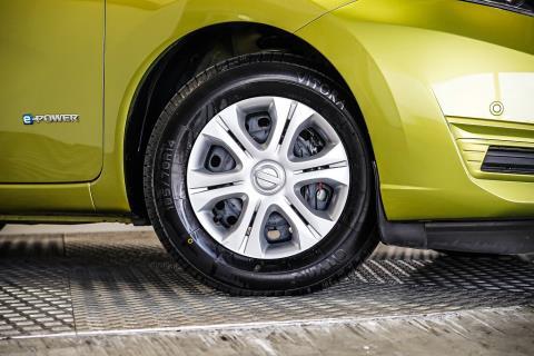 2017 Nissan Note E-Power X - Thumbnail