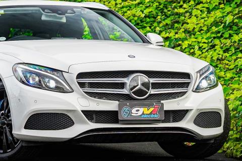 2017 Mercedes Benz C 350e - Thumbnail