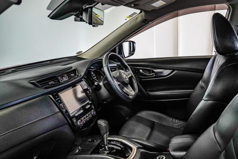 2017 Nissan X-Trail 20X Hybrid - Thumbnail