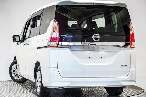 2017 Nissan Serena Hybrid 8 Seater - Thumbnail