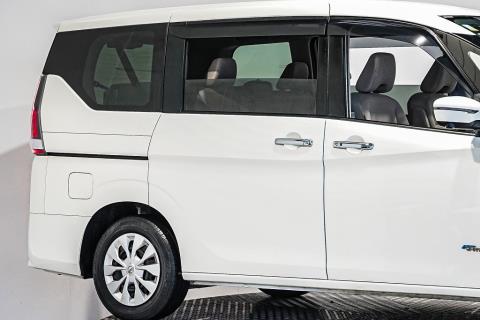 2017 Nissan Serena Hybrid 8 Seater - Thumbnail