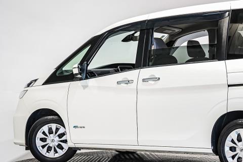 2017 Nissan Serena Hybrid 8 Seater - Thumbnail