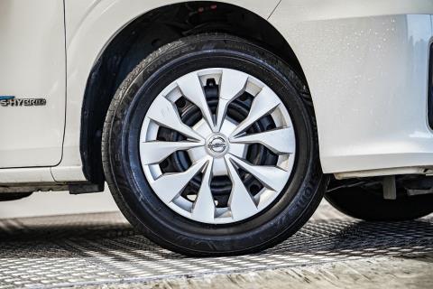 2017 Nissan Serena Hybrid 8 Seater - Thumbnail