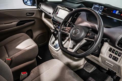 2017 Nissan Serena Hybrid 8 Seater - Thumbnail