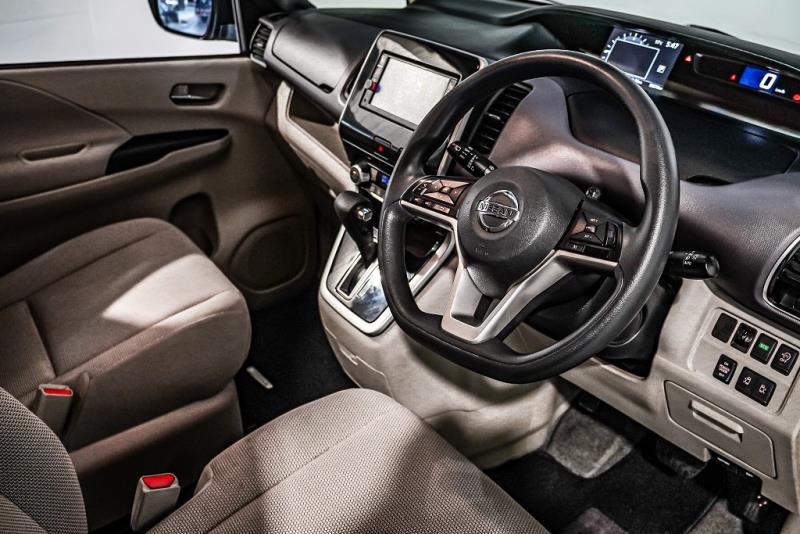 2017 Nissan Serena Hybrid 8 Seater