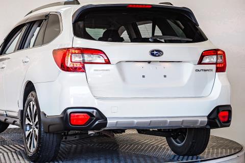 2016 Subaru Outback Limited - Thumbnail