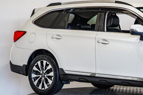 2016 Subaru Outback Limited - Thumbnail