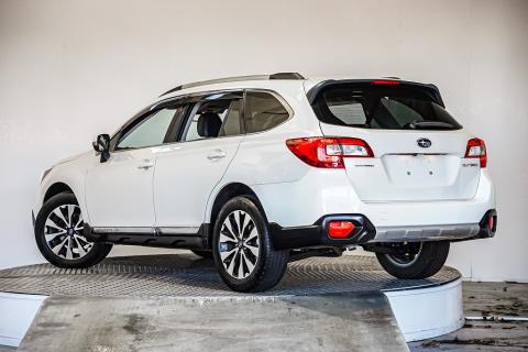 2016 Subaru Outback Limited - Thumbnail