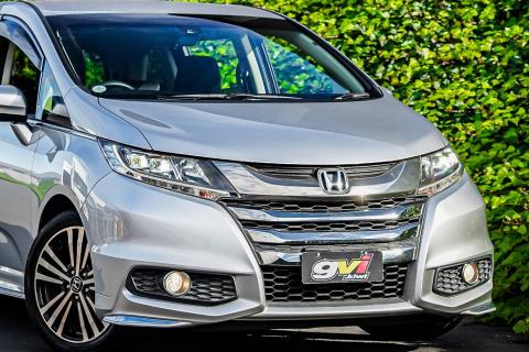 2015 Honda Odyssey Absolute - Thumbnail