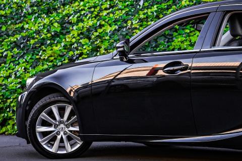 2014 Lexus IS 300h - Thumbnail