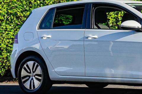 2020 Volkswagen e-Golf EV Gen 2 36kWh - Thumbnail