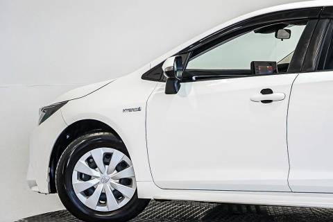 2020 Toyota Corolla Touring G-X - Thumbnail