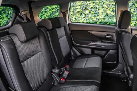 2015 Mitsubishi Outlander 24G - Thumbnail