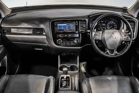 2015 Mitsubishi Outlander 7 Seater - Thumbnail