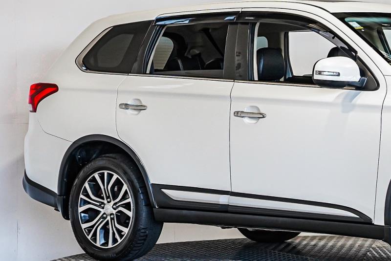 2015 Mitsubishi Outlander 7 Seater