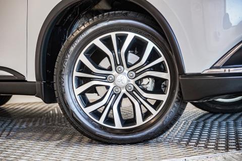 2015 Mitsubishi Outlander 7 Seater - Thumbnail