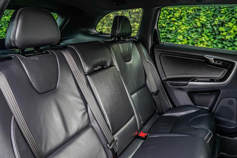 2015 Volvo XC60 T6 R Design 4WD